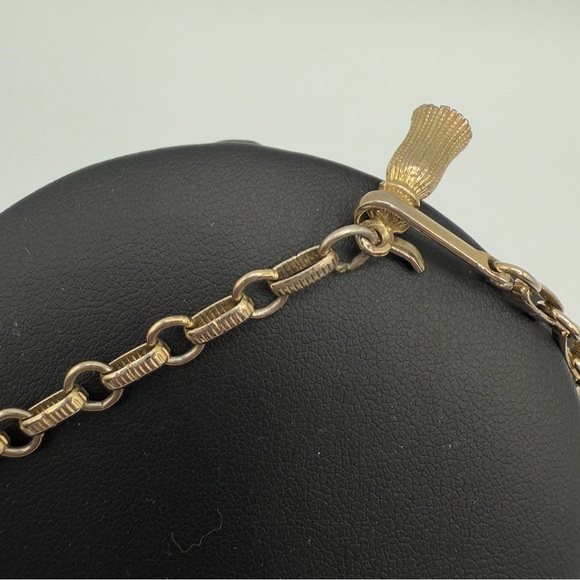 Signed Coro Mid Century White and Gold Collar Necklace with Dramatic Spikes - Picture 16 of 17